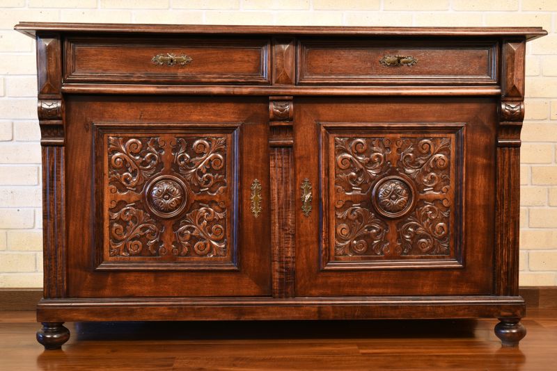 Decorative Cabinet Art